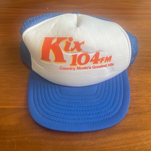 Kix 104 FM Country Music’s Greatest Hits Trucker Hat - Picture 3 of 4